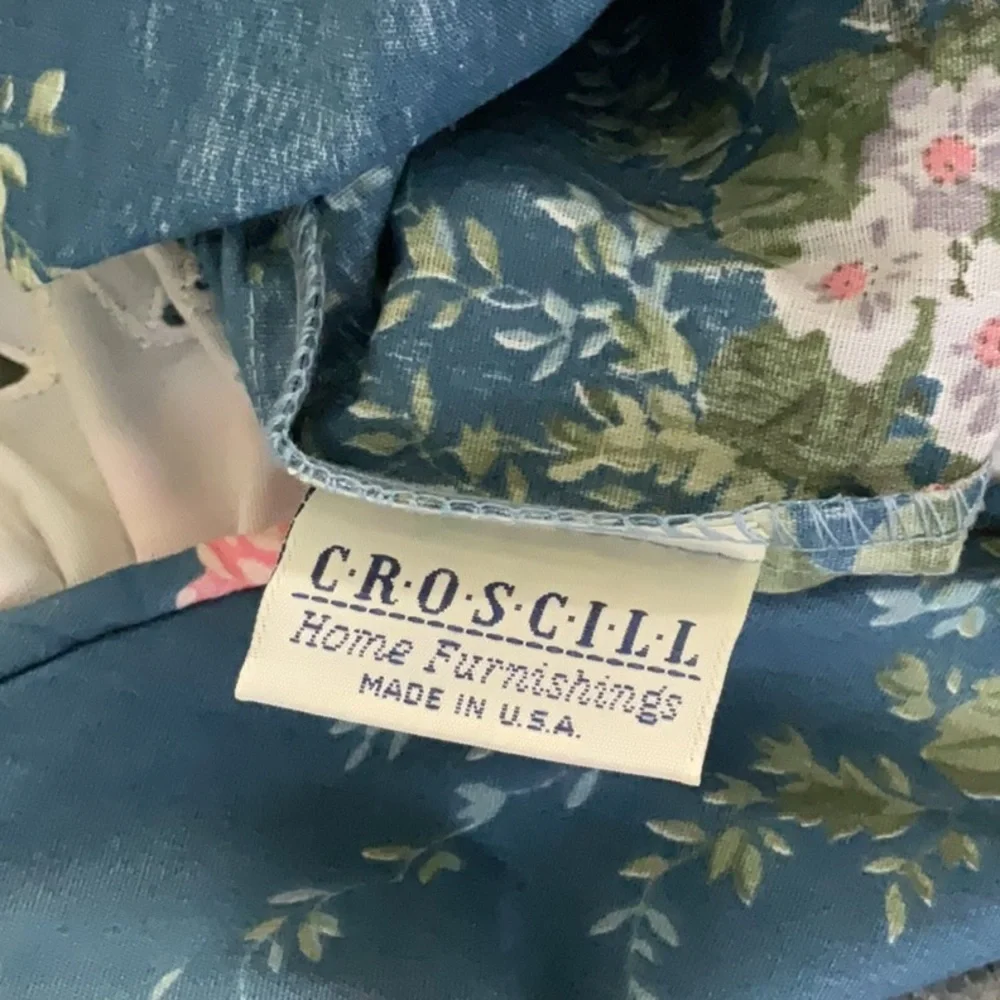 Croscill 2 standard envelope pillow shams. 1990’s